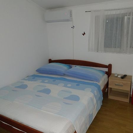 Apartmani Liberan נאום מראה חיצוני תמונה