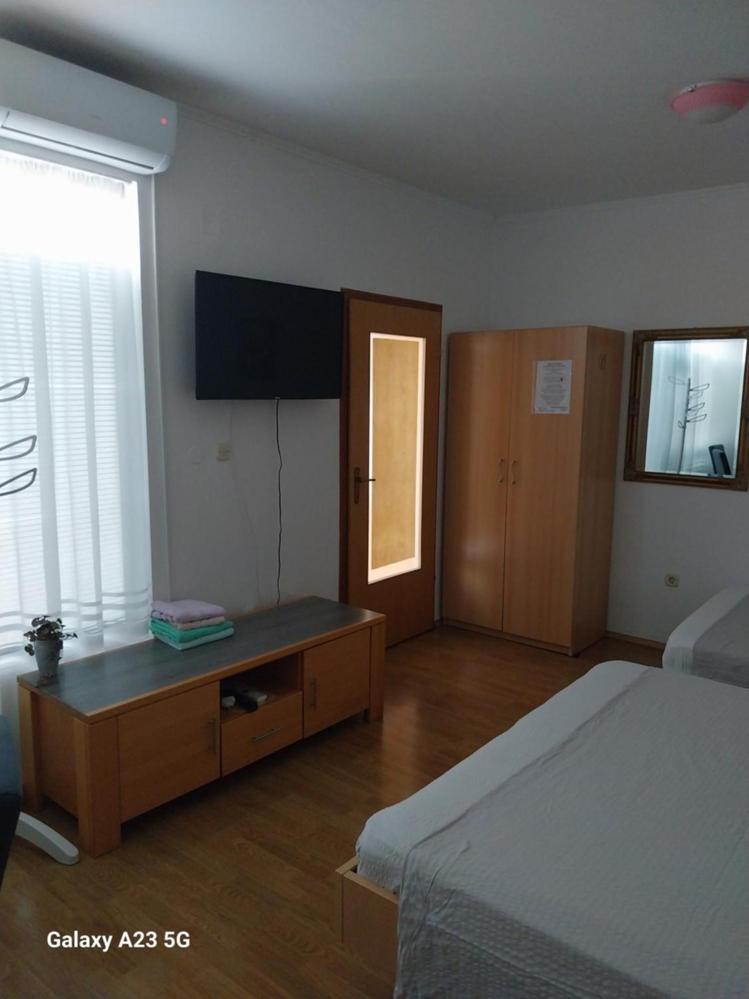 Apartmani Liberan נאום מראה חיצוני תמונה