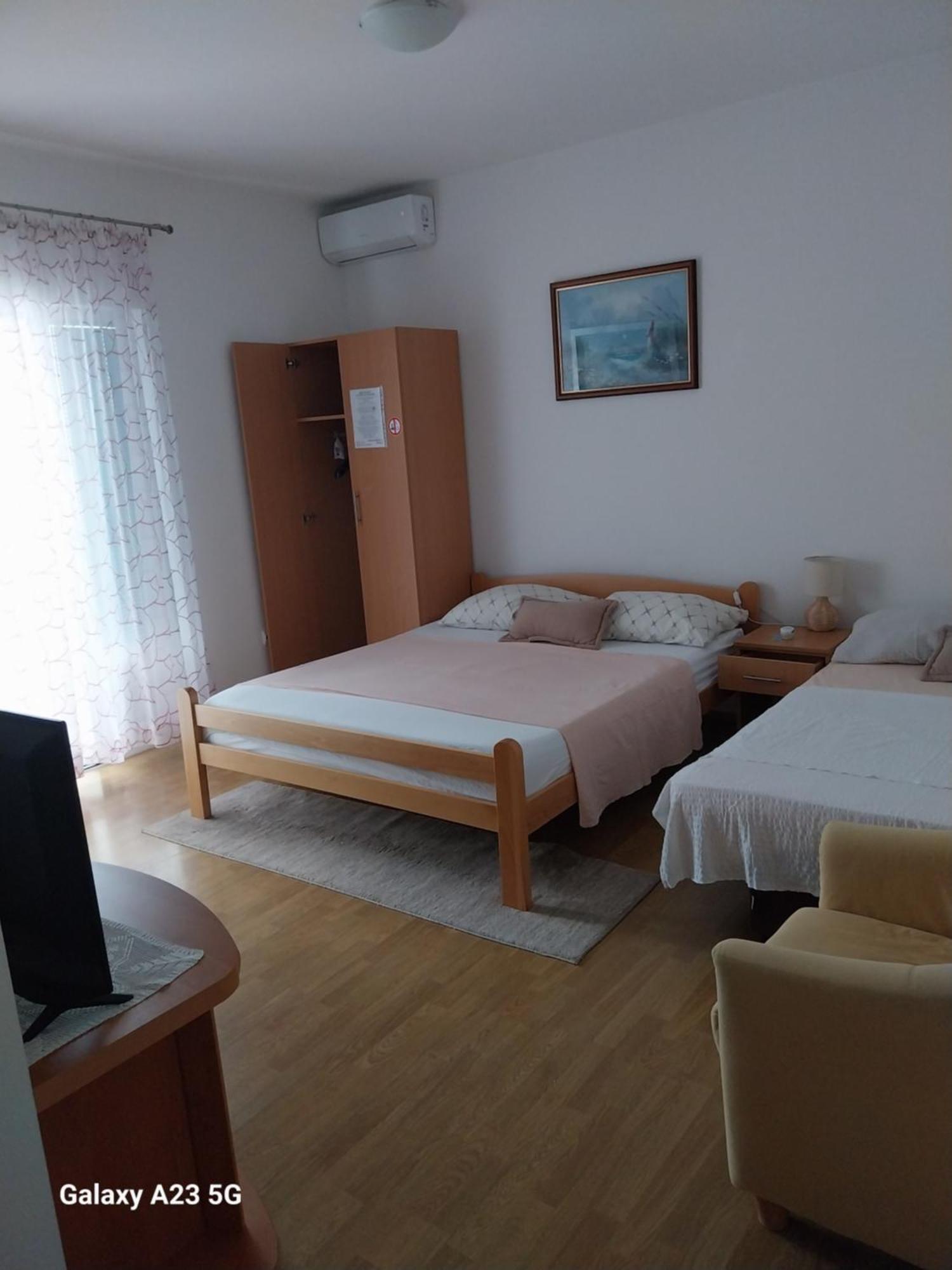 Apartmani Liberan נאום מראה חיצוני תמונה
